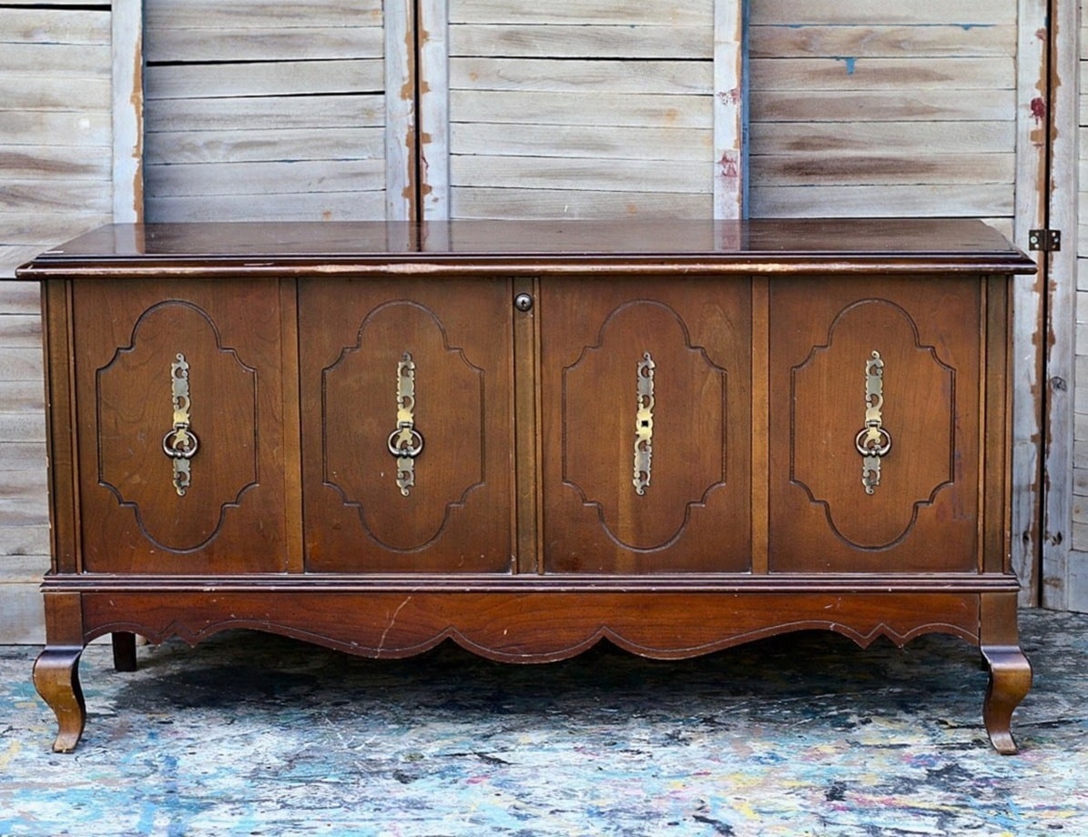 vintage cedar chest for paint makeover 3