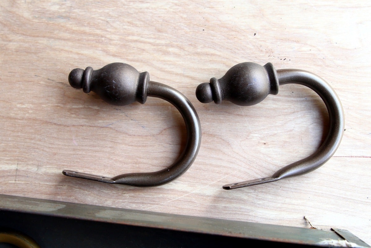 how to put together upcycled pieces to make a necklace hanger (1)