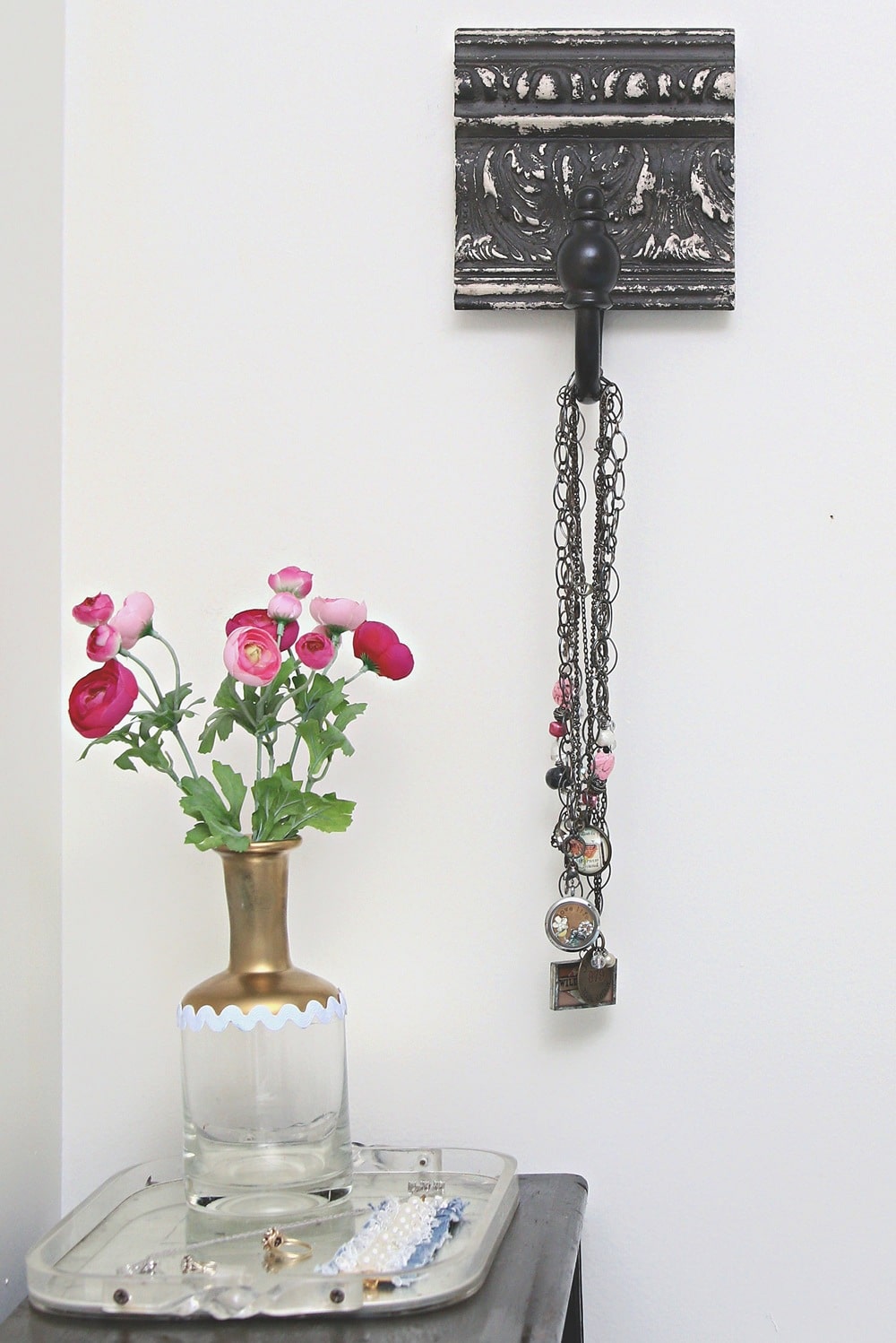 how to upcycle old home decor and reclaimed wood into a jewelry or necklace hanger