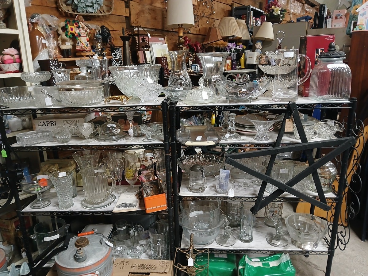 shopping with Petticoat Junktion at the Southern Kentucky Flea Market in Guthrie (10)