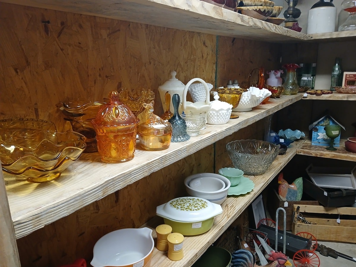 shopping with Petticoat Junktion at the Southern Kentucky Flea Market in Guthrie (6)