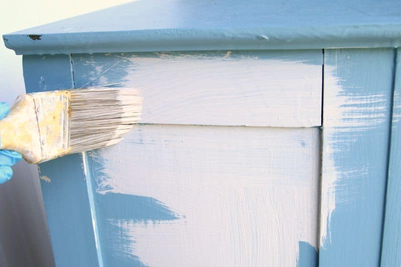 how to paint a nightstand with Dixie Belle paint black streaks over the white paint