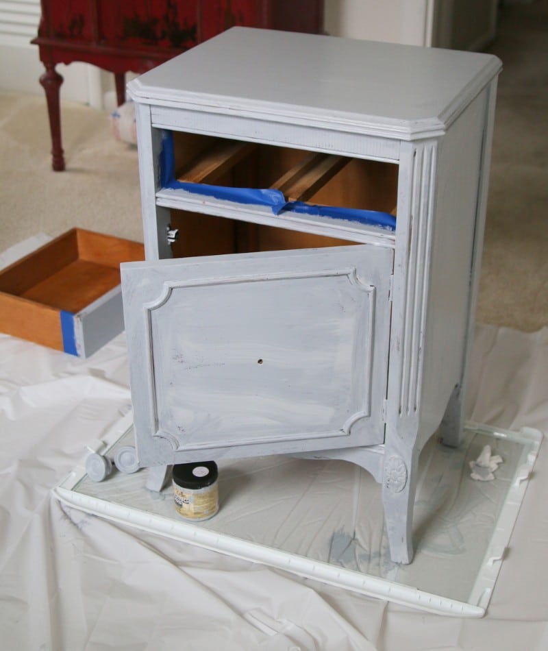 how to use Dixie Belle Bonding Boss primer on furniture (1)