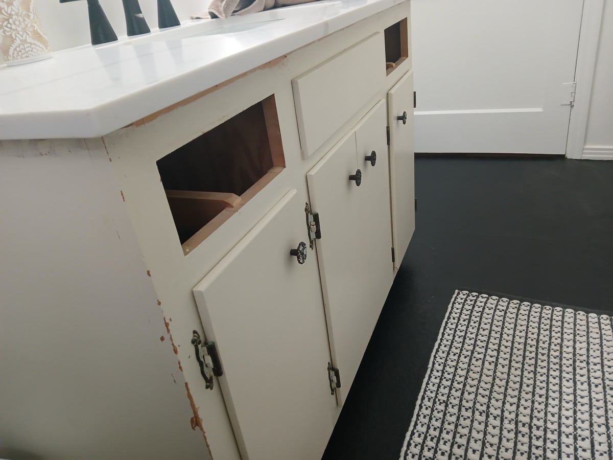 painting bathroom vanity cabinets with Dixie Belle Silk Paint (2)