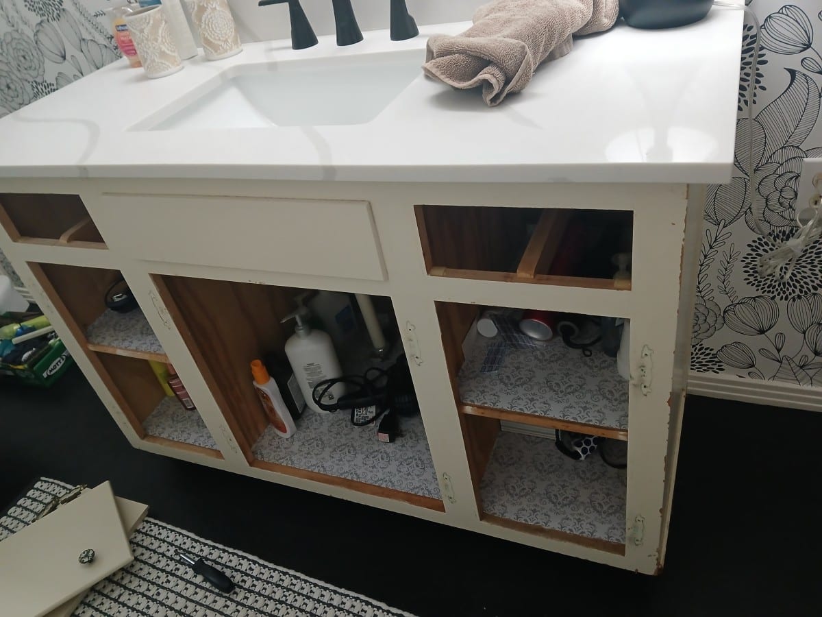 painting bathroom vanity cabinets with Dixie Belle Silk Paint