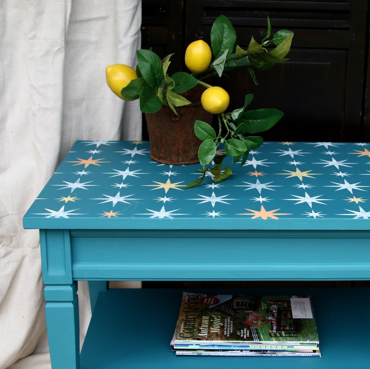 how to paint and stencil a side table with retro stars for a mid century modern look (4)