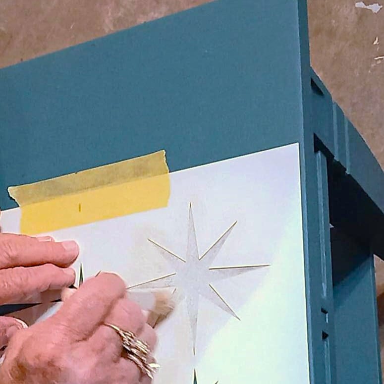 how to stencil like a professional with multiple colors