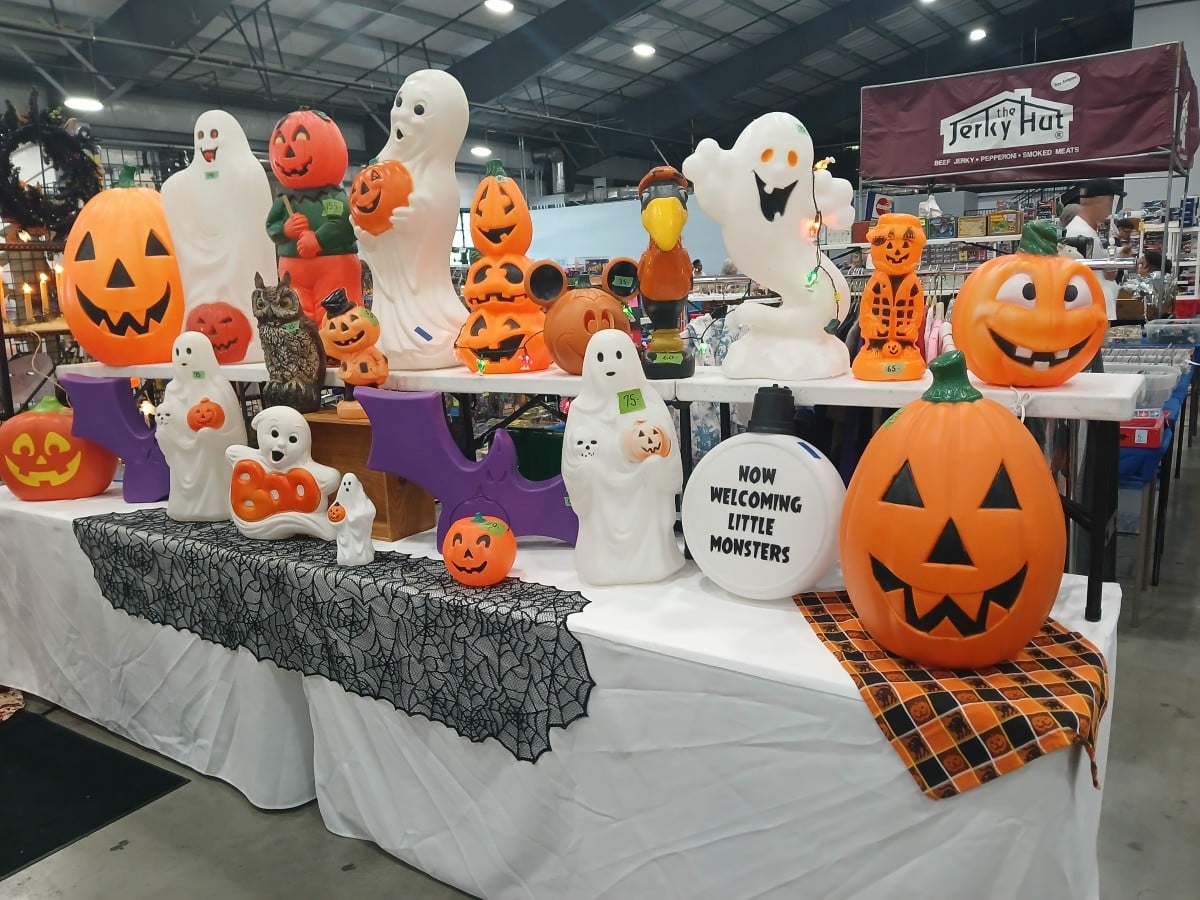 Halloween decor at the Nashville Flea Market