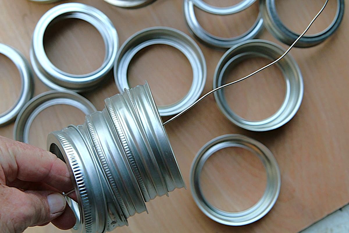 jar rings to make a pumpkin