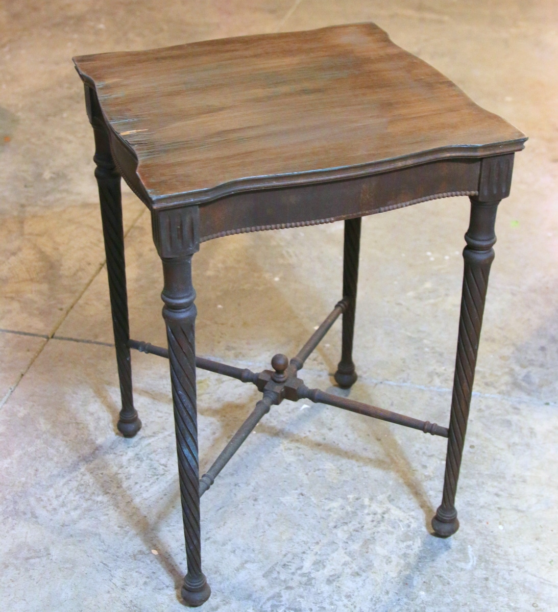tea rose table before makeover