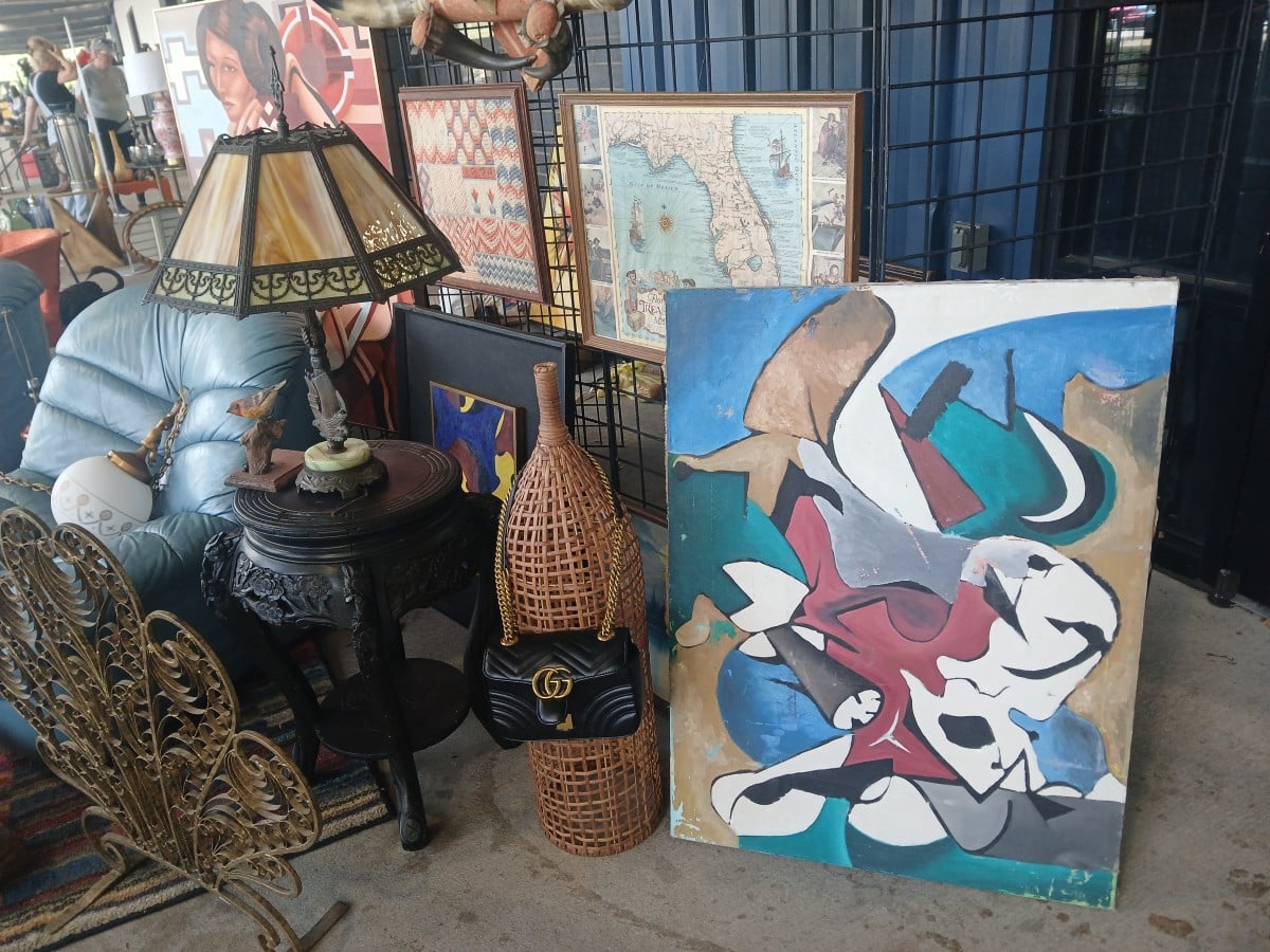 Shopping at the Nashville Flea Market