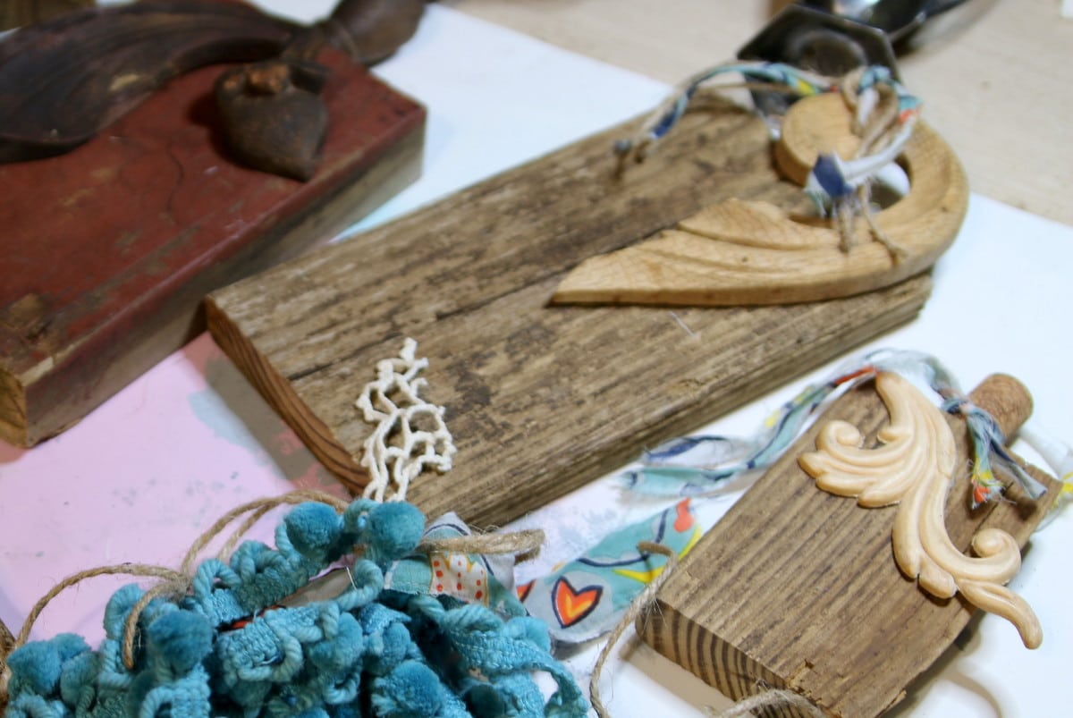 how to decorate DIY wood block pumpkins with fabric and reclaimed architectural details (1)